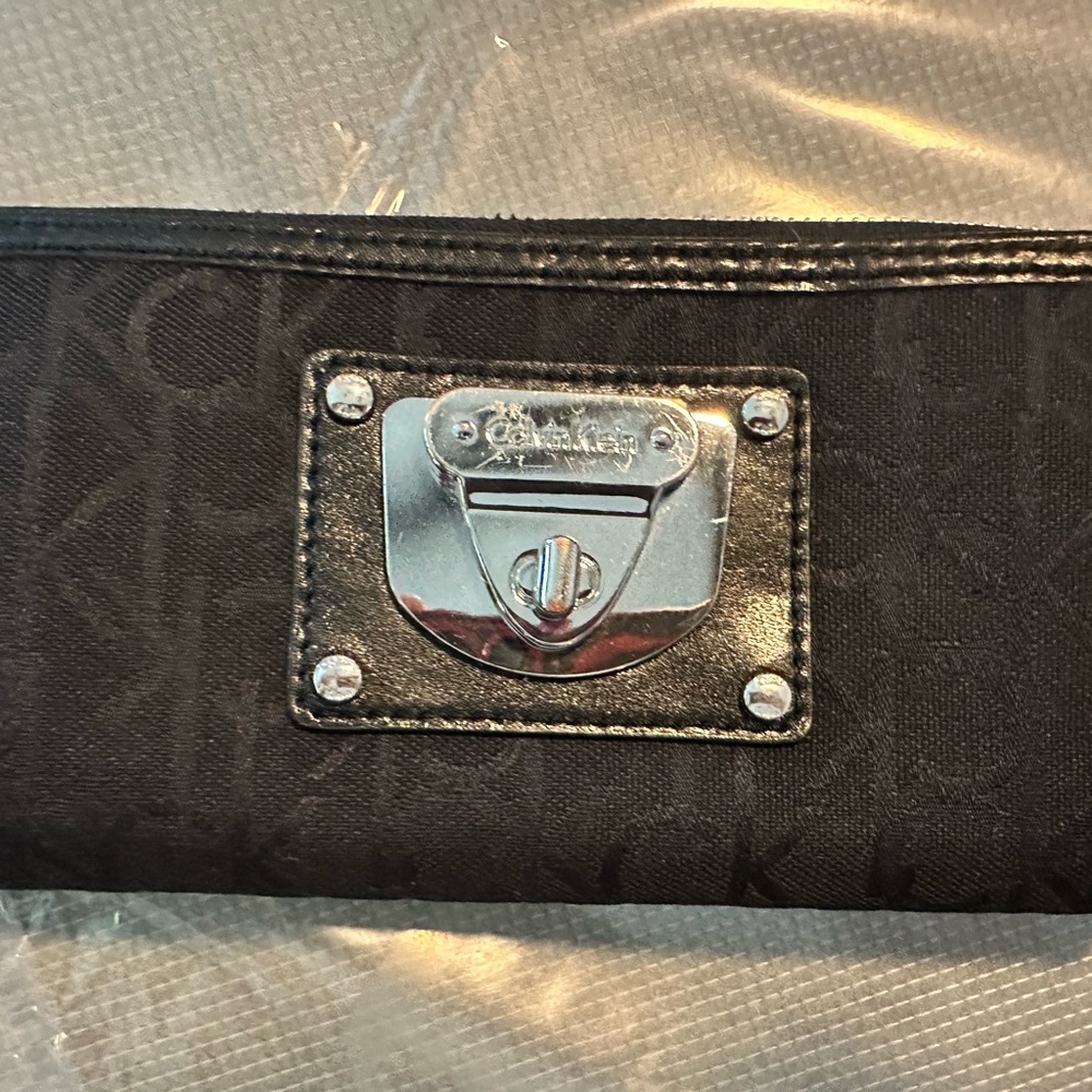 Calvin Klein zip around wallet